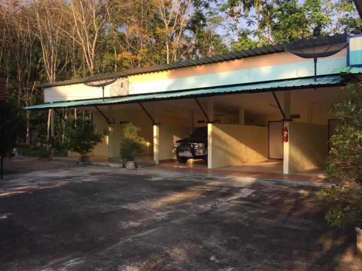Song Pee Nong Resort Phattalung パッタルン エクステリア 写真